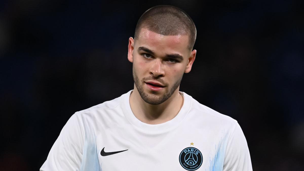 Mercato PSG : ça se gâte déjà pour Lucas Chevalier Mercato PSG : ça se gâte déjà pour Lucas Chevalier