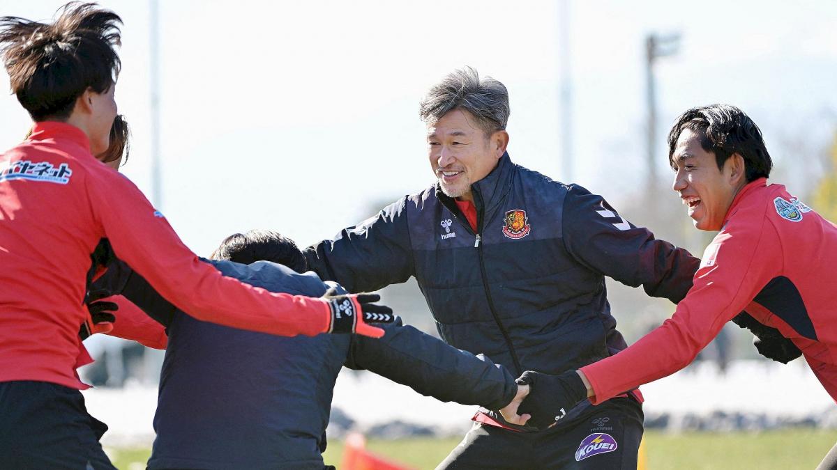 Fukushima United : buteur à 59 ans, l’incroyable histoire de l’attaquant japonais Kazuyoshi Miura Fukushima United : buteur à 59 ans, l’incroyable histoire de l’attaquant japonais Kazuyoshi Miura