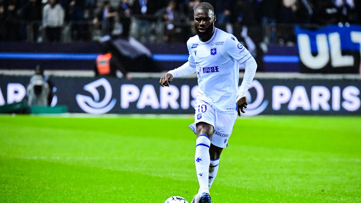 Le Paris FC s’offre le joli coup Lassine Sinayoko