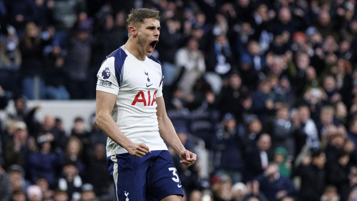 Micky van de Ven prolonge à Tottenham Micky van de Ven prolonge à Tottenham