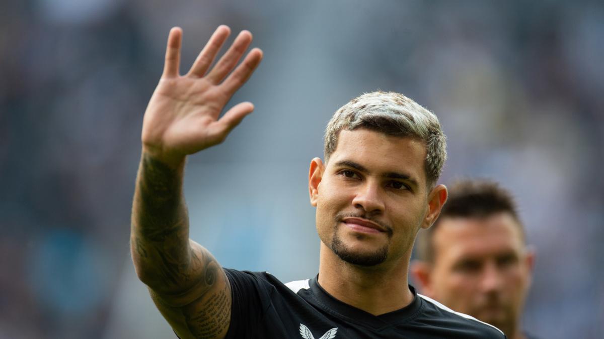 Newcastle réagit au départ de Bruno Guimarães