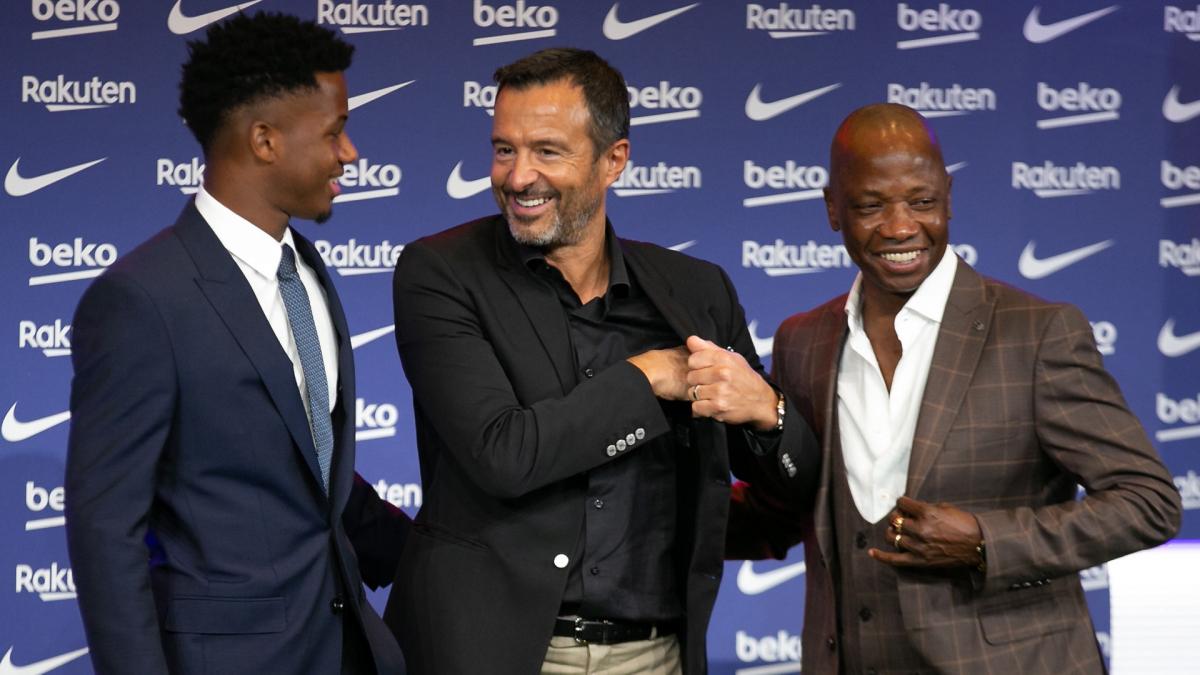 Mercato : le Real Madrid et le FC Barcelone songent encore à recruter le même joueur Mercato : le Real Madrid et le FC Barcelone songent encore à recruter le même joueur