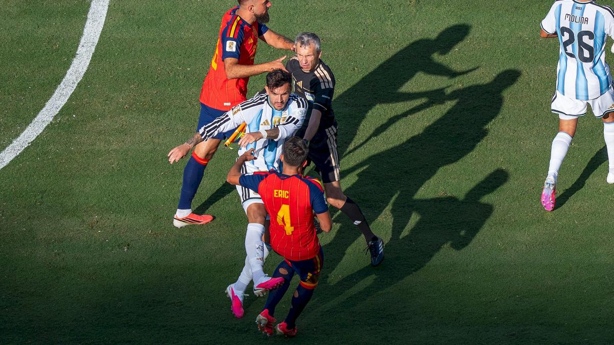 Coupe du Monde 2026 : la FIFA sanctionne Leandro Paredes de dix matchs de suspension !