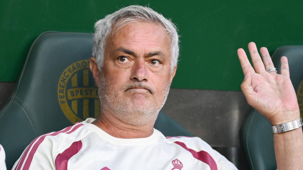 Le FC Barcelone a donné une consigne radicale à Hansi Flick concernant José Mourinho
