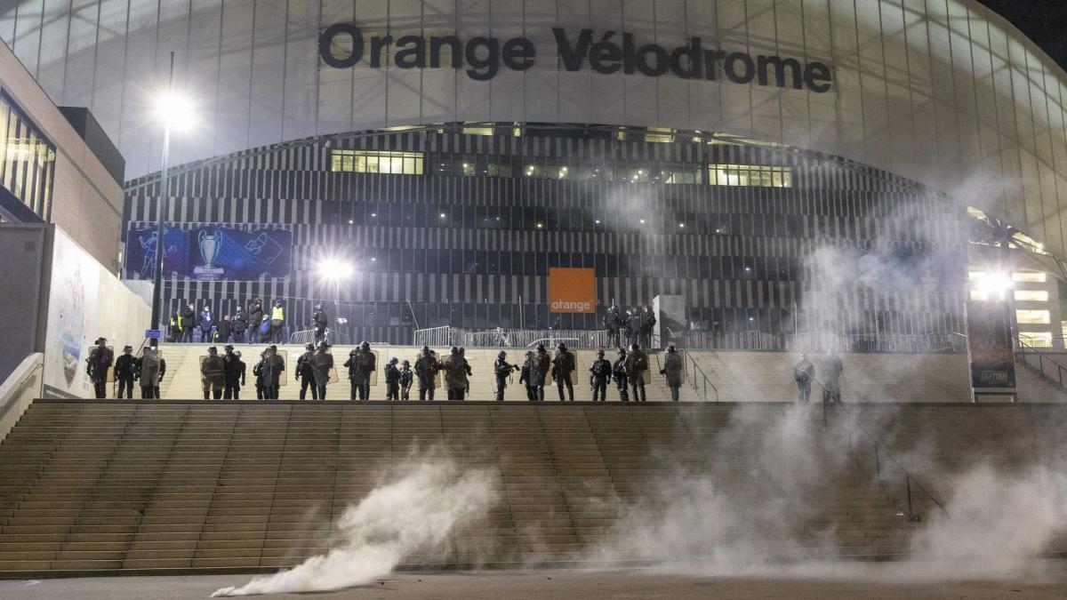 OM : fallait-il interrompre le Classique face au PSG ?