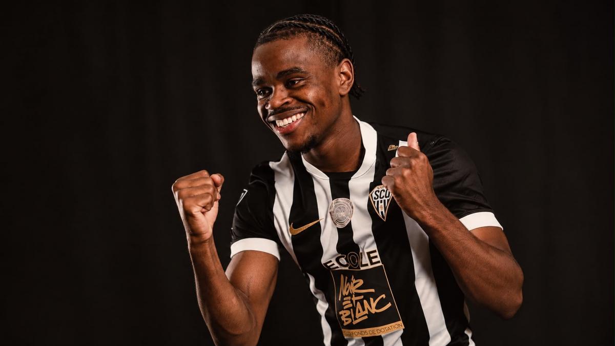 Joseph Kalulu, Angers : « jouer avec mes frères en club ou en sélection ce serait exceptionnel » Joseph Kalulu, Angers : « jouer avec mes frères en club ou en sélection ce serait exceptionnel »