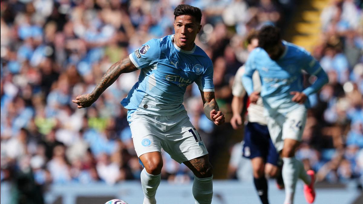 Man City – PSG : le geste polémique d’Enzo Fernandez sur l’arbitre Man City – PSG : le geste polémique d’Enzo Fernandez sur l’arbitre